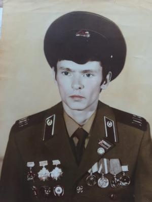 Покидал Афган в числе последних