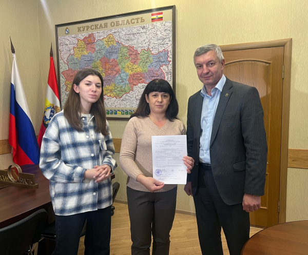 Суджане получают сертификаты