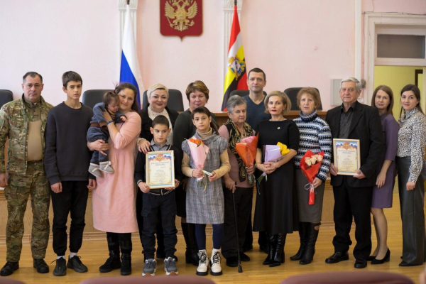 В Суджанском районе открыли Год семьи