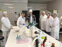 Александр Чепик посетил мясоперерабатывающий комплекс в Октябрьском районе Курской области