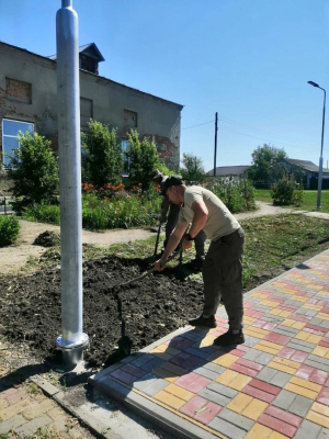 Команда Центра «Патриот» в привела в порядок памятник